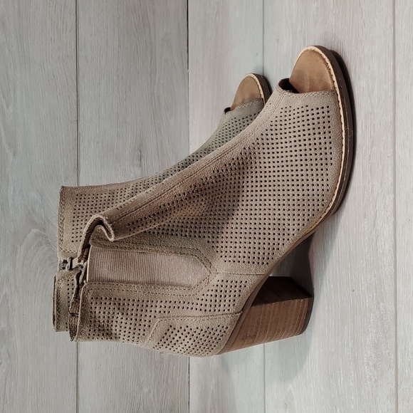 Toms Shoes - Toms Women Majorca Ankle Heels Boots shoes sz 8.5